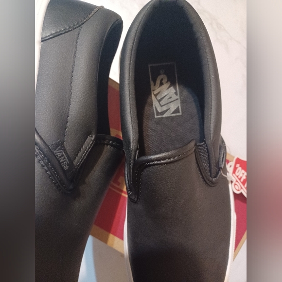 New Women's van's size 8.5 - Picture 4 of 5